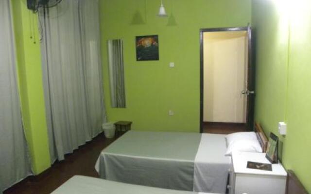 Homestay Kelvin Grove