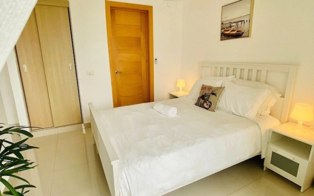 Boca del Mar Residence