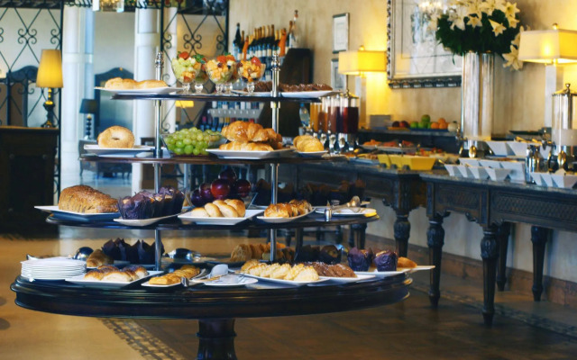 Pivot Hotel Montecasino