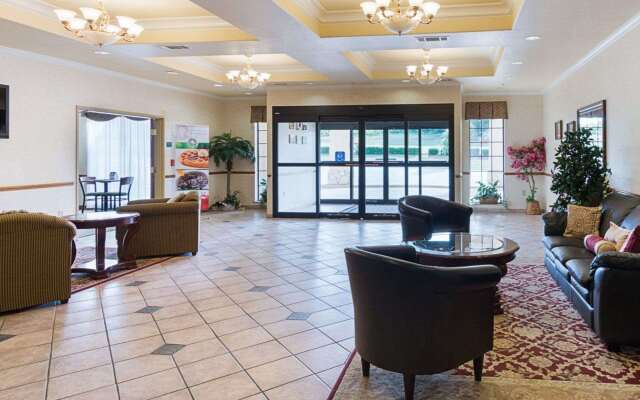 Quality Inn & Suites Glen Rose