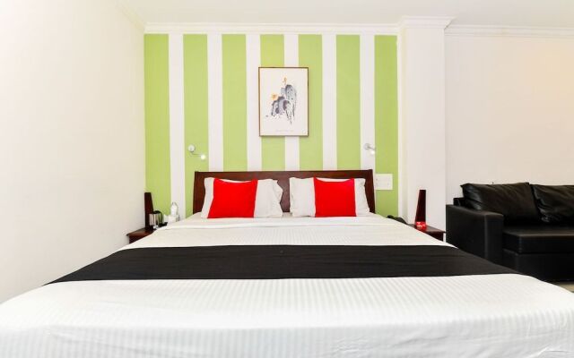 Capital O 848 The Pearl Palace Hotel