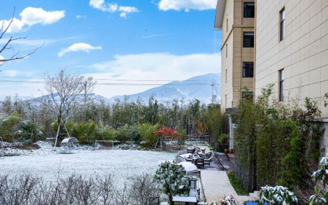 Grand New Century Nanshan Heyuan Hot Spring Resort