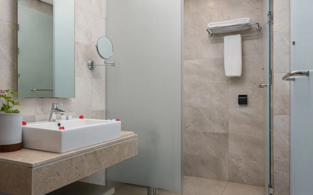 The G Hotel Seashell