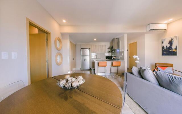 Breakfast Included at Regatta Living 906