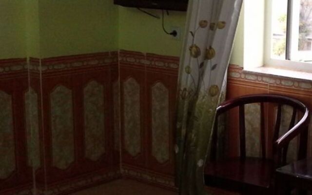 Avi Transit Hotel