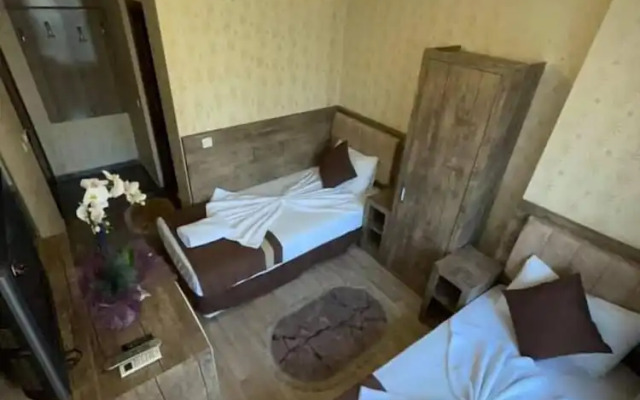 Ozgur Hotel