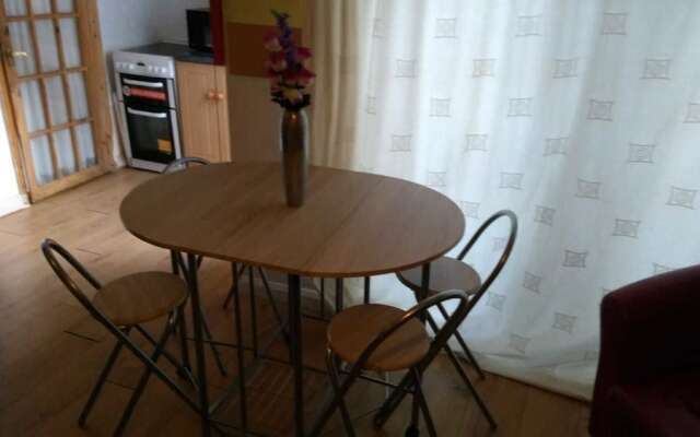 Clean & Modern 1 Bedroom Apartment