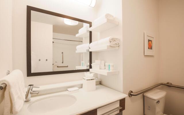 Hampton Inn And Suites Camarillo