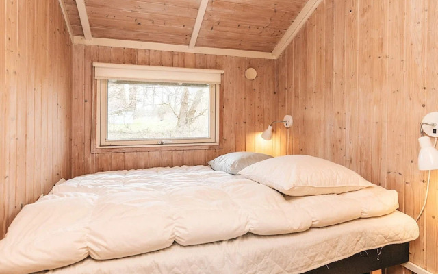 Graceful Holiday Home in Humble near Sea