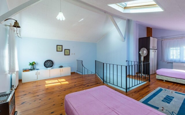 Villa Surrounded by Nature in Kartepe Near Sapanca