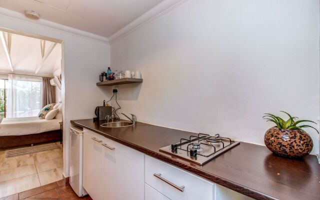 Sitatunga Guest Lodge & Transfers