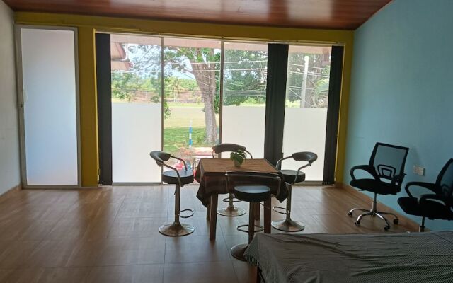 This Is It Airport Hotel and Restaurant