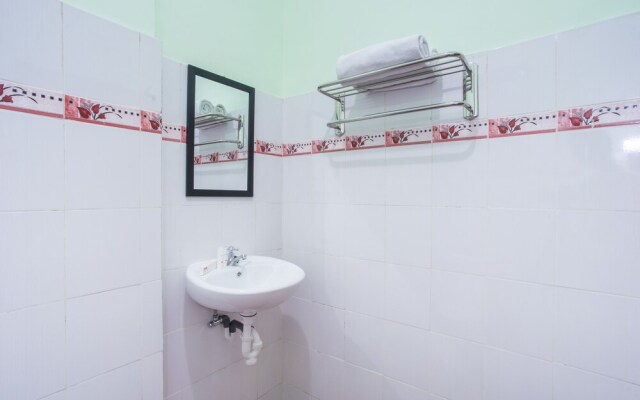 Rhona Guest House Syariah by OYO Rooms