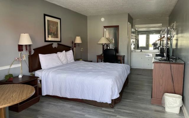 Covered Bridge Inn & Suites