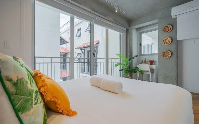 w Spectacular 2BR in Plaza Herrera