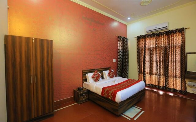OYO 8681 Hotel Happy Homes