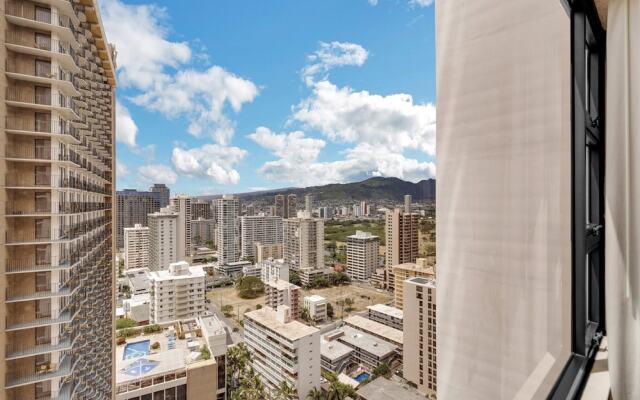 Waikiki Banyan #2801-1 by RedAwning