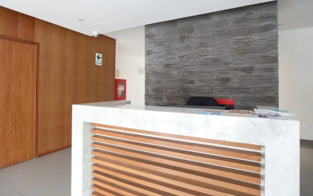 Oceanview 10th Floor Fam Apt W/ Great Common Areas