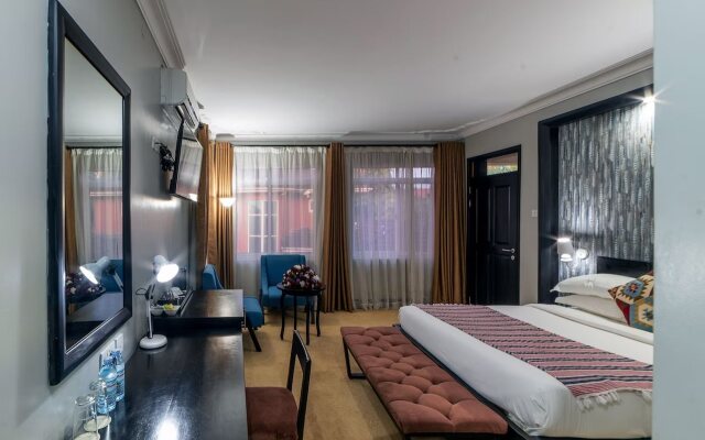 A'lure Hotel & Residences