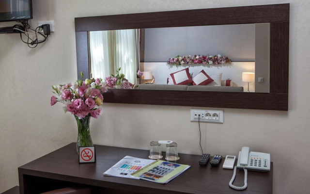 Palais Royal Hotel