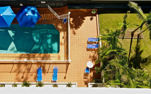 Carlton Apartments