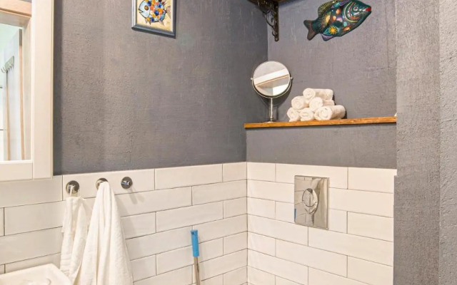 Top Central 2 Bedroom Apartment next to NDK