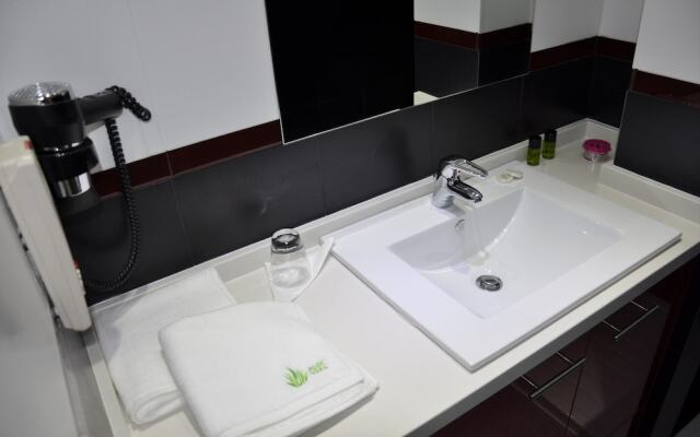 Daniel Apartments & Suites