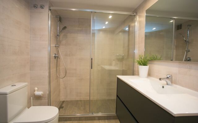 Apartment With Large And Private Terrace