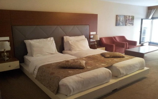 Gravis Suites