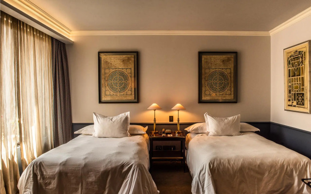 The Singular Santiago