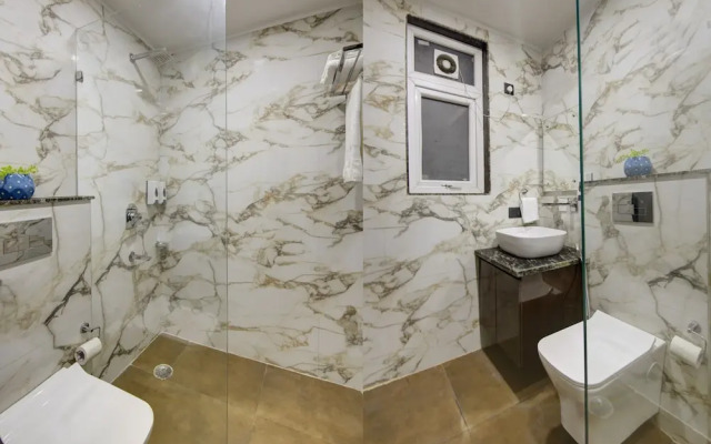 Lime Wood Stay Near Huda City Centre