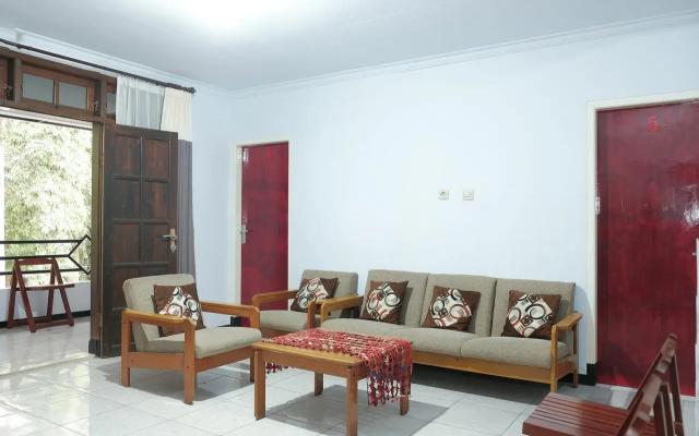 OYO 1380 Velodrome Family House Syariah