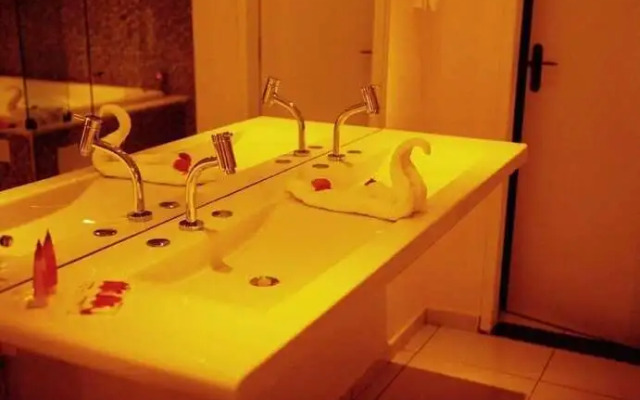 Churchill Residence Suites