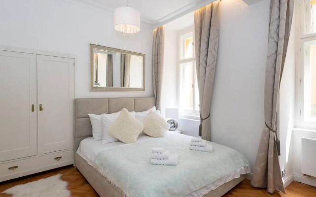 NEW Wenceslas Square apartment*****, Prague 1