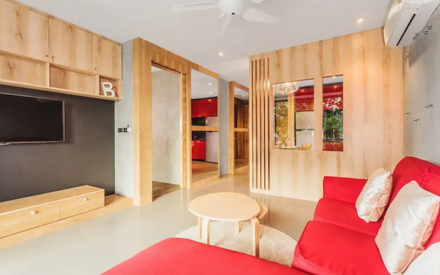 Condo in Nai Harn in ReLife 15-122-211