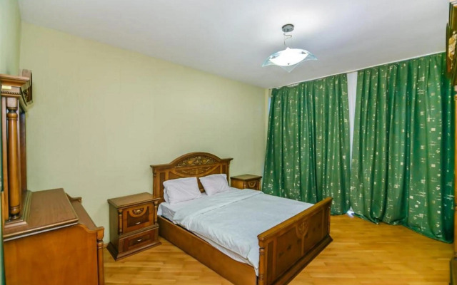 Red Apartment Vip City Center