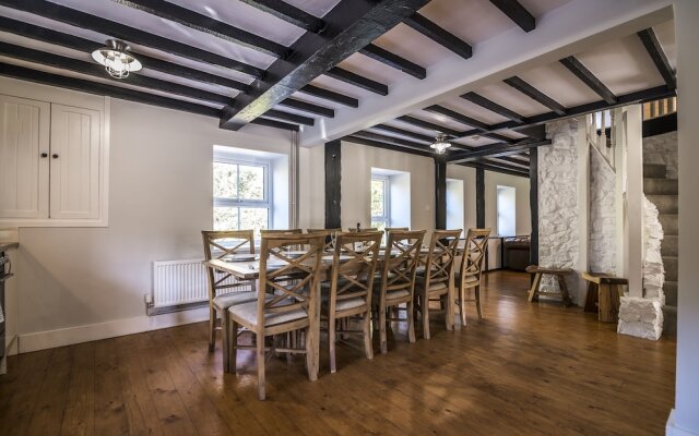 Barn Conversion - Hot Tub - Penally