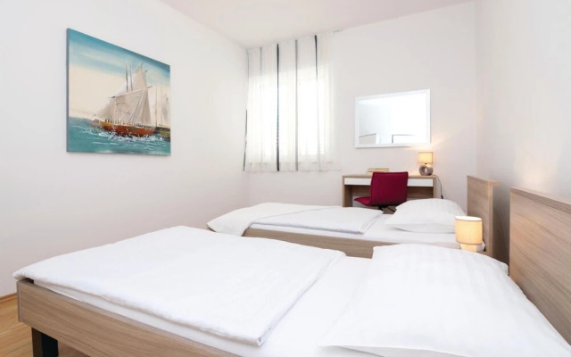 Nice Home in Vrsi With Wifi and 3 Bedrooms