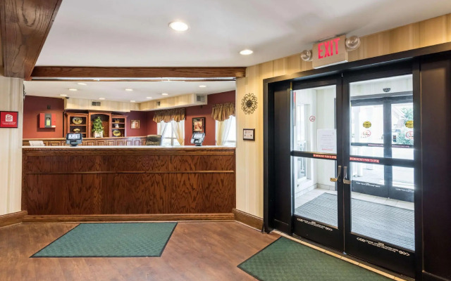 Red Roof Inn & Suites Knoxville East