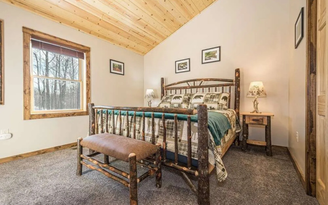 Honey Bear Hideaway by Taylor Made Deep Creek