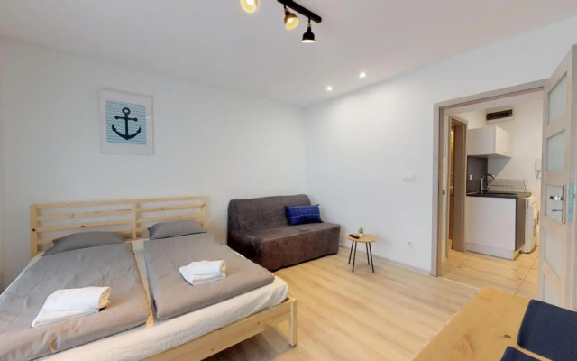 Nautical Studio - Steps from Main Bus Station