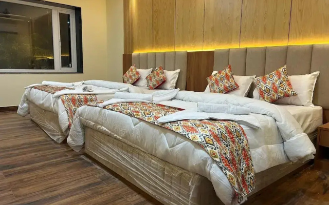 Frosty Fern Hotel & Resort