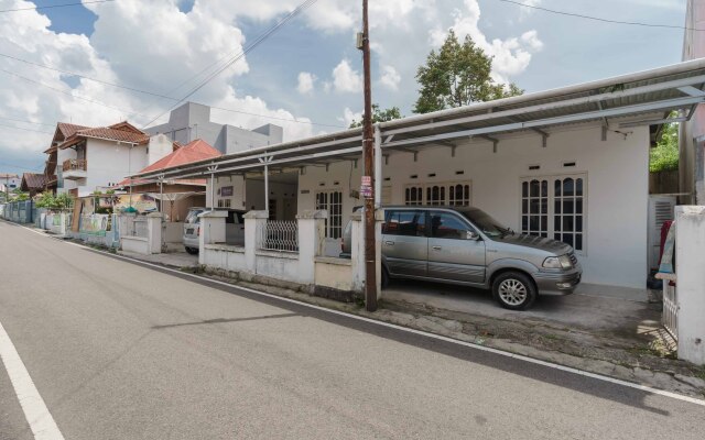 Fatimah Guest House Syariah RedPartner