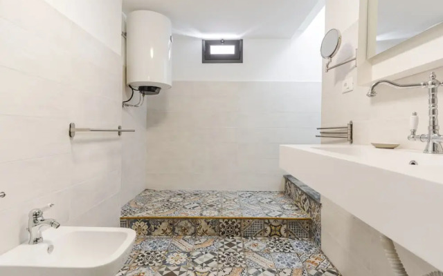 Urban Garden Apartment