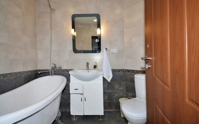 North Ave. Apartments by Luxe Group HH55