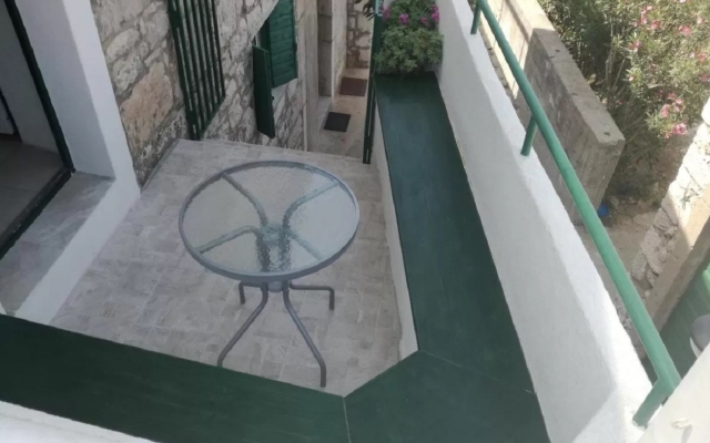 Apartment Kova - 10 m from sea: A1 Murter, Island Murter