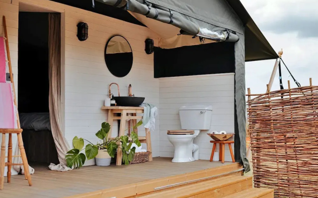 Safari Tent in Stiffkey Valley With Fire Pit
