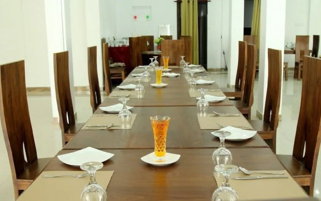 The Queensburry City Hotel
