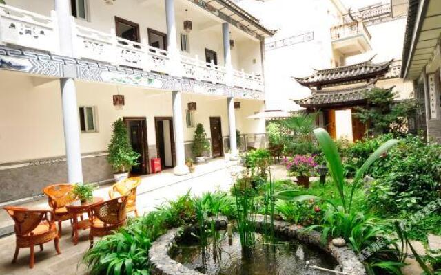 Gantong Courtyard Hotel