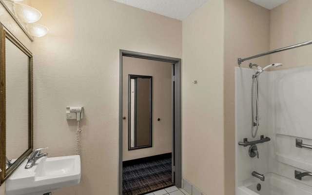 Quality Inn Denver Northeast Brighton